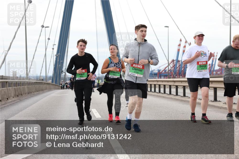 03.10.2025 - Köhlbrandbrückenlauf Lena Gebhardt http://msf.ph/oto/9131242 03.10.2025 16:07:35 Position 2 8750, 9554, 9555, 8751, 874 meine-sportfotos.de