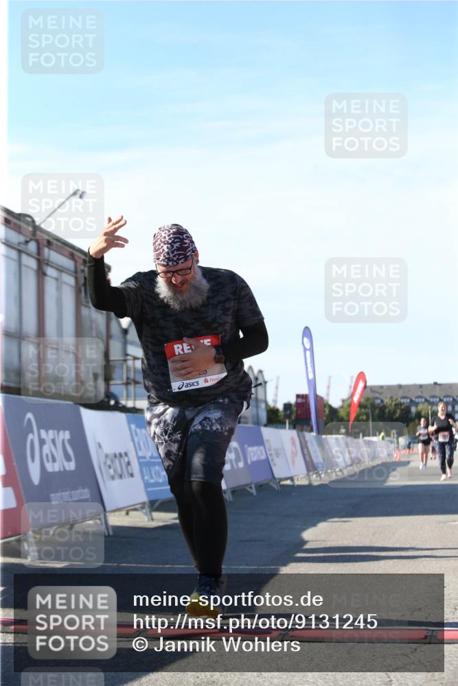 03.10.2025 - Köhlbrandbrückenlauf Jannik Wohlers http://msf.ph/oto/9131245 03.10.2025 13:49:42 Ziel 6123 meine-sportfotos.de