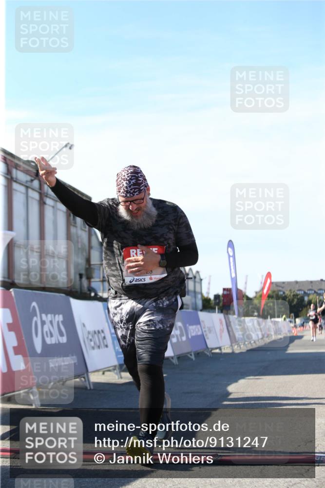 03.10.2025 - Köhlbrandbrückenlauf Jannik Wohlers http://msf.ph/oto/9131247 03.10.2025 13:49:42 Ziel 6123 meine-sportfotos.de