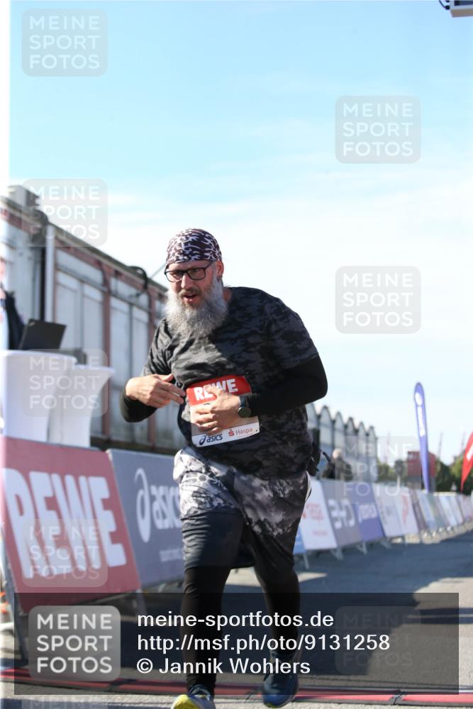 03.10.2025 - Köhlbrandbrückenlauf Jannik Wohlers http://msf.ph/oto/9131258 03.10.2025 13:49:43 Ziel 6123 meine-sportfotos.de