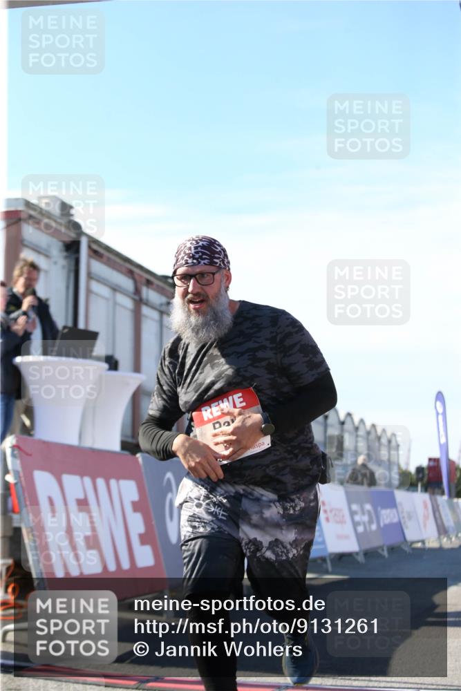 03.10.2025 - Köhlbrandbrückenlauf Jannik Wohlers http://msf.ph/oto/9131261 03.10.2025 13:49:43 Ziel 6123 meine-sportfotos.de