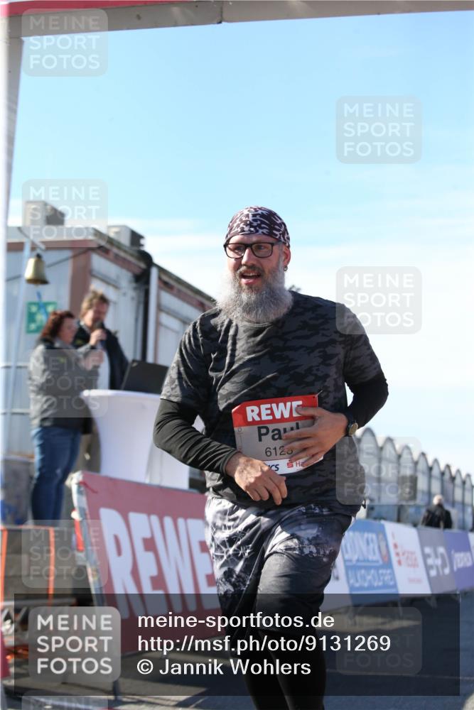 03.10.2025 - Köhlbrandbrückenlauf Jannik Wohlers http://msf.ph/oto/9131269 03.10.2025 13:49:43 Ziel 6123 meine-sportfotos.de