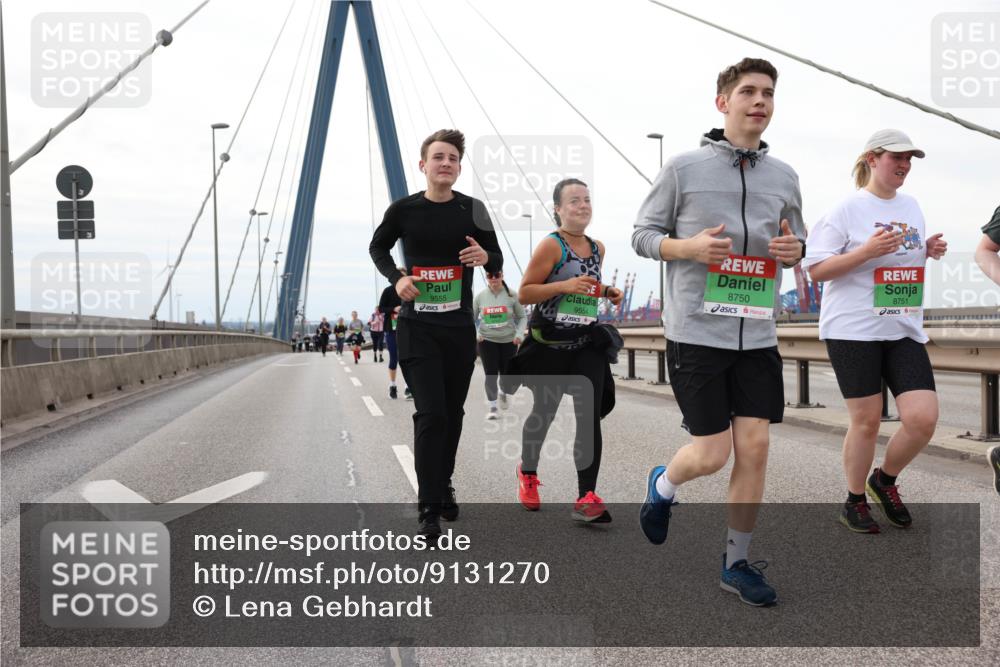03.10.2025 - Köhlbrandbrückenlauf Lena Gebhardt http://msf.ph/oto/9131270 03.10.2025 16:07:37 Position 2 9554, 8750, 8751, 9555 meine-sportfotos.de
