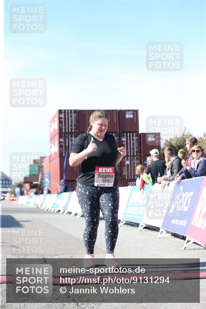 03.10.2025 - Köhlbrandbrückenlauf Jannik Wohlers http://msf.ph/oto/9131294 03.10.2025 13:49:52 Ziel 5316, 5364 meine-sportfotos.de