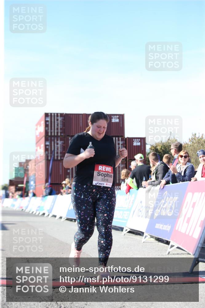 03.10.2025 - Köhlbrandbrückenlauf Jannik Wohlers http://msf.ph/oto/9131299 03.10.2025 13:49:52 Ziel 5316, 5364 meine-sportfotos.de