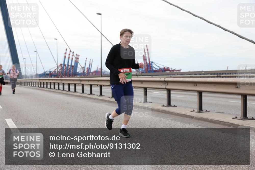 03.10.2025 - Köhlbrandbrückenlauf Lena Gebhardt http://msf.ph/oto/9131302 03.10.2025 16:07:41 Position 2  meine-sportfotos.de