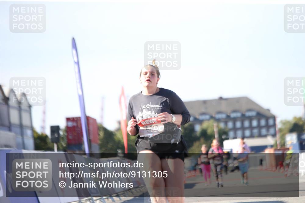03.10.2025 - Köhlbrandbrückenlauf Jannik Wohlers http://msf.ph/oto/9131305 03.10.2025 13:49:55 Ziel 5316, 5364 meine-sportfotos.de