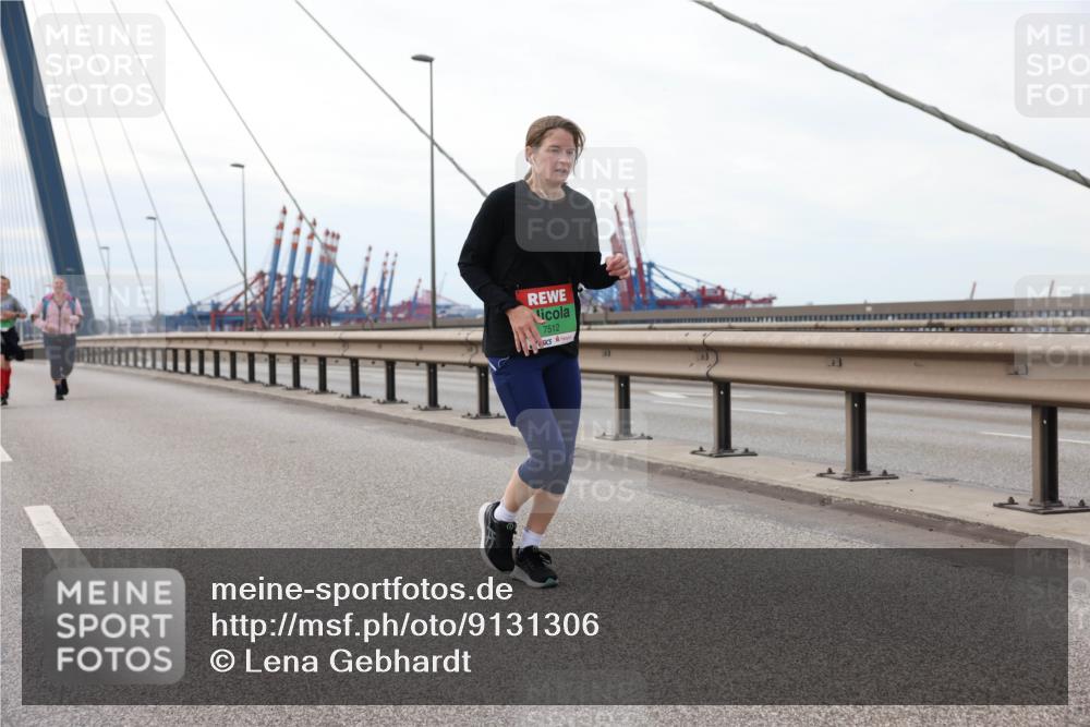 03.10.2025 - Köhlbrandbrückenlauf Lena Gebhardt http://msf.ph/oto/9131306 03.10.2025 16:07:41 Position 2 7512 meine-sportfotos.de