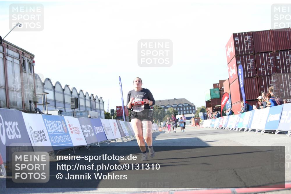 03.10.2025 - Köhlbrandbrückenlauf Jannik Wohlers http://msf.ph/oto/9131310 03.10.2025 13:49:56 Ziel 5316, 5364 meine-sportfotos.de
