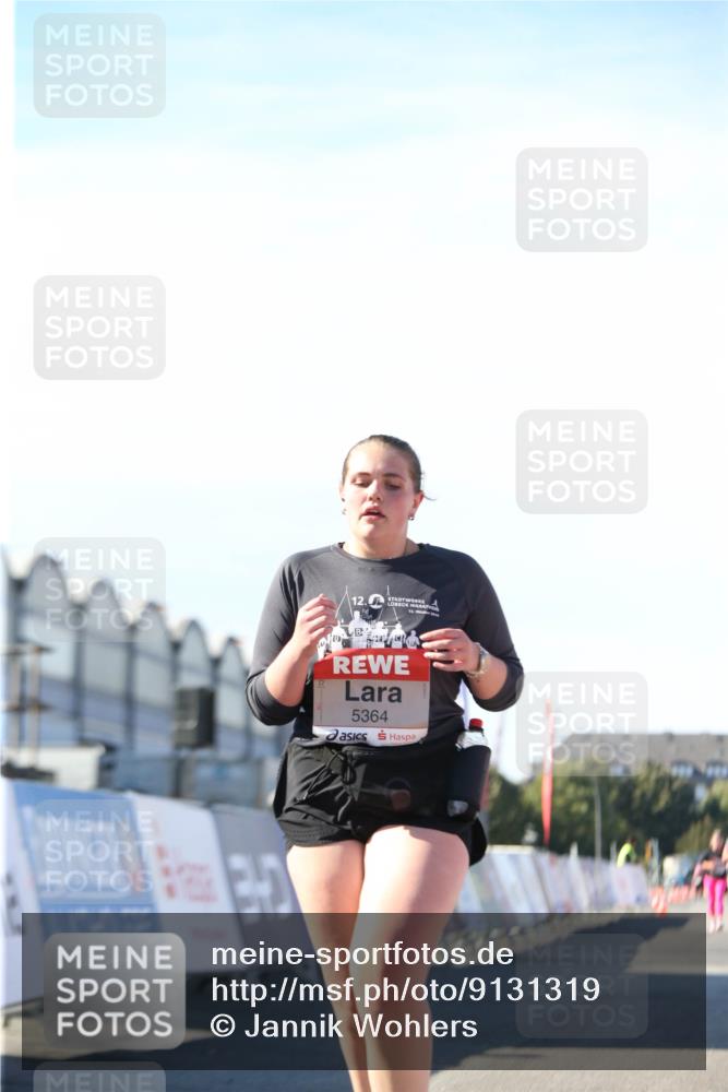 03.10.2025 - Köhlbrandbrückenlauf Jannik Wohlers http://msf.ph/oto/9131319 03.10.2025 13:49:58 Ziel 5316, 5364 meine-sportfotos.de