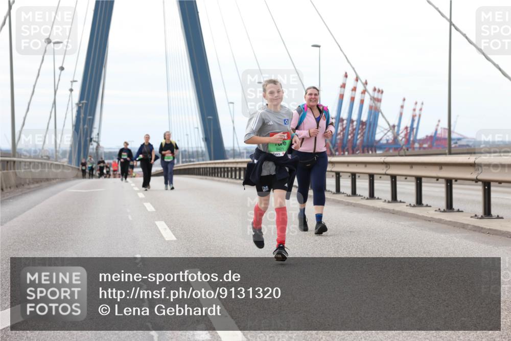03.10.2025 - Köhlbrandbrückenlauf Lena Gebhardt http://msf.ph/oto/9131320 03.10.2025 16:07:45 Position 2 8421 meine-sportfotos.de