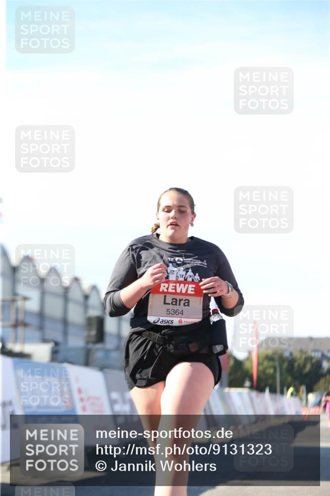 03.10.2025 - Köhlbrandbrückenlauf Jannik Wohlers http://msf.ph/oto/9131323 03.10.2025 13:49:58 Ziel 5316, 5364 meine-sportfotos.de