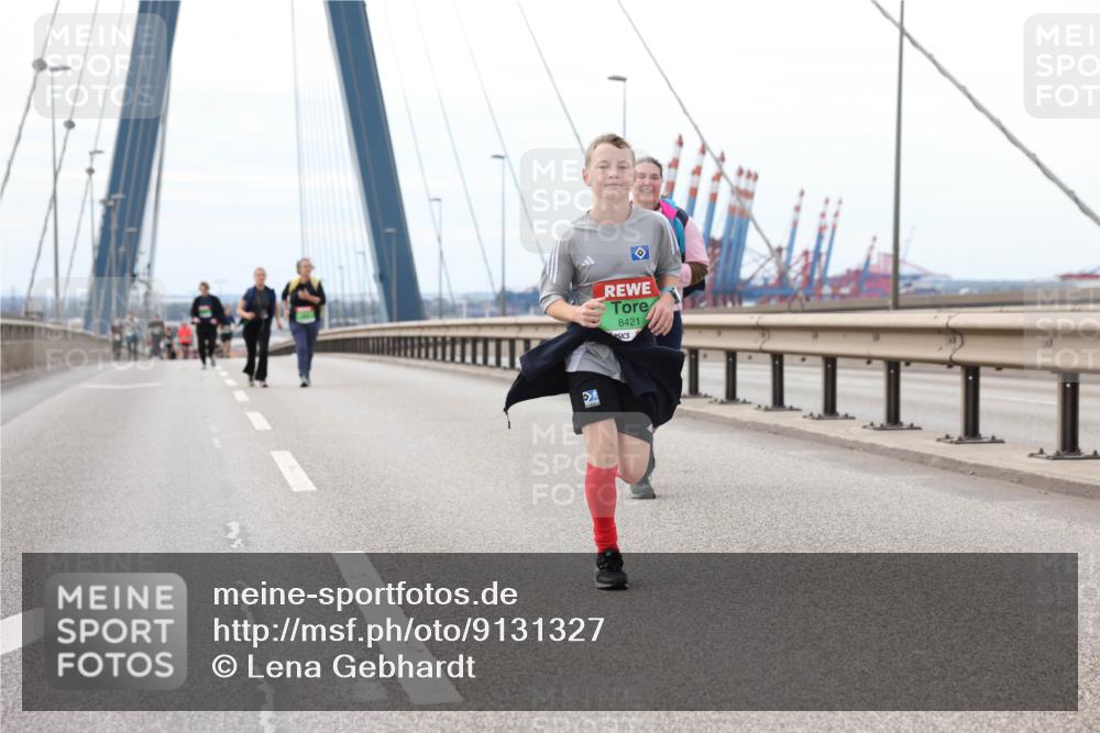 03.10.2025 - Köhlbrandbrückenlauf Lena Gebhardt http://msf.ph/oto/9131327 03.10.2025 16:07:45 Position 2 8421 meine-sportfotos.de