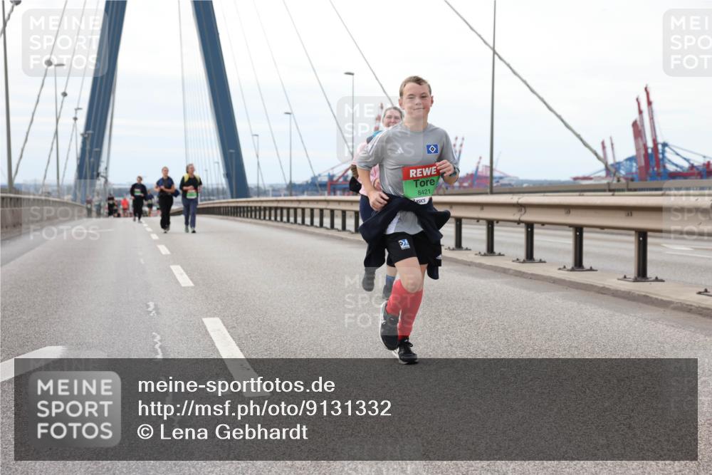 03.10.2025 - Köhlbrandbrückenlauf Lena Gebhardt http://msf.ph/oto/9131332 03.10.2025 16:07:45 Position 2 8421 meine-sportfotos.de