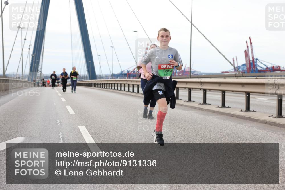03.10.2025 - Köhlbrandbrückenlauf Lena Gebhardt http://msf.ph/oto/9131336 03.10.2025 16:07:46 Position 2 8421 meine-sportfotos.de