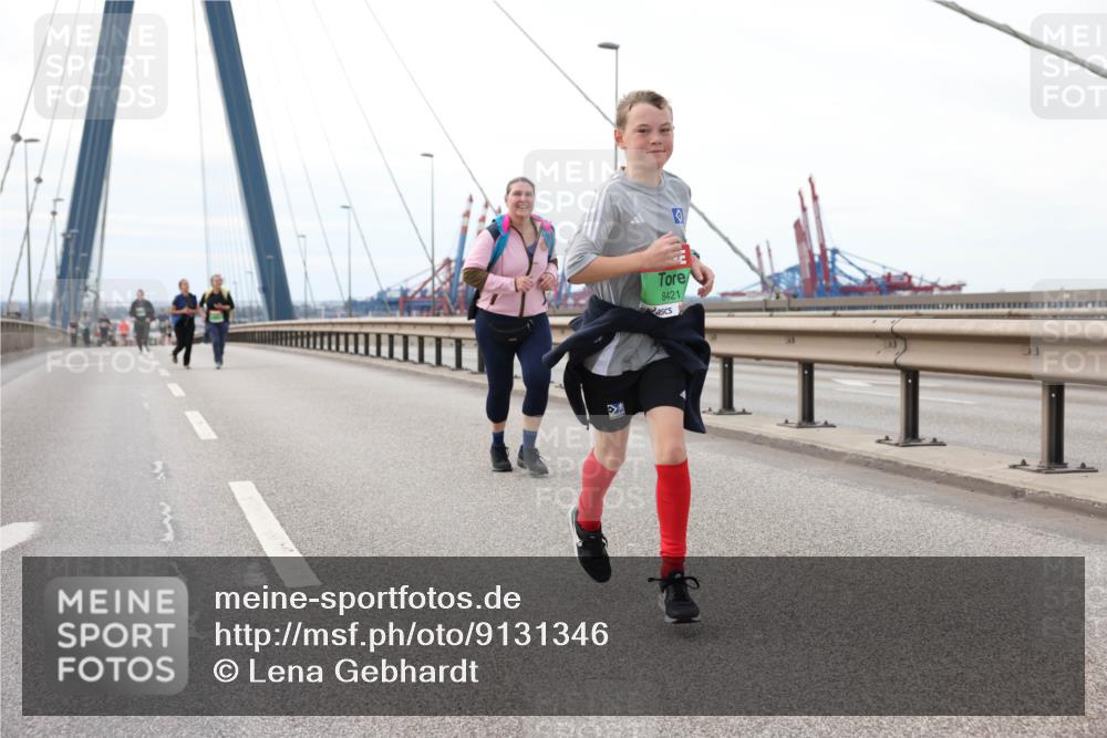 03.10.2025 - Köhlbrandbrückenlauf Lena Gebhardt http://msf.ph/oto/9131346 03.10.2025 16:07:46 Position 2 8421 meine-sportfotos.de