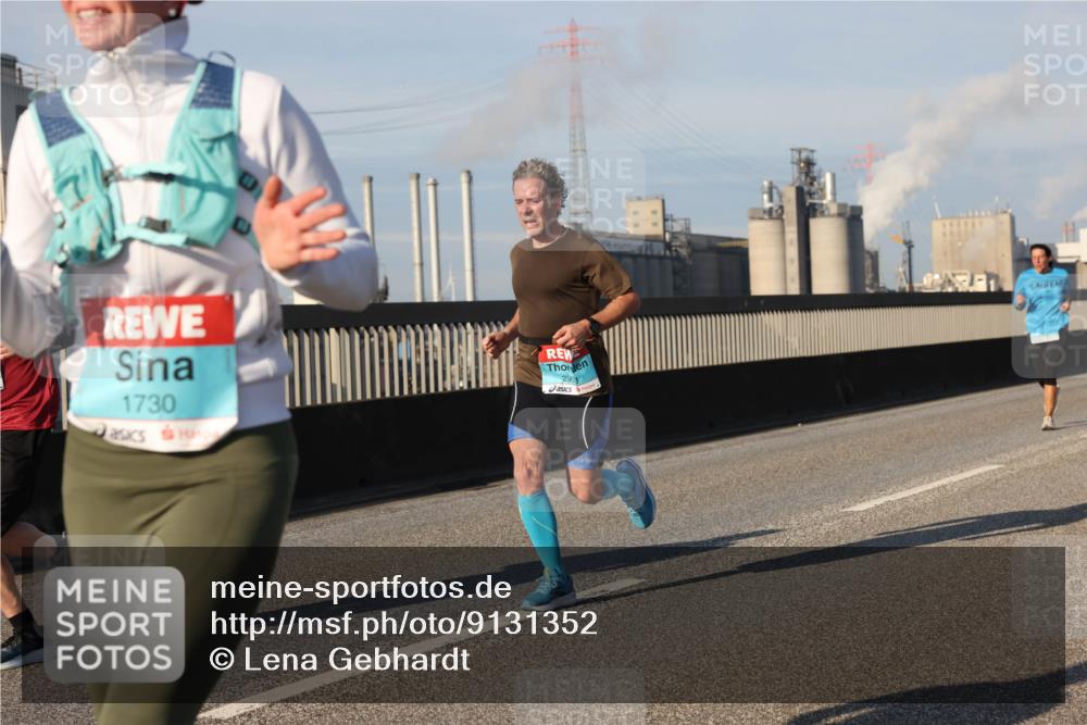 03.10.2025 - Köhlbrandbrückenlauf Lena Gebhardt http://msf.ph/oto/9131352 03.10.2025 09:49:58 Position 2 1730, 290 meine-sportfotos.de