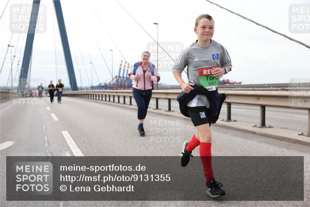 03.10.2025 - Köhlbrandbrückenlauf Lena Gebhardt http://msf.ph/oto/9131355 03.10.2025 16:07:46 Position 2 8421 meine-sportfotos.de