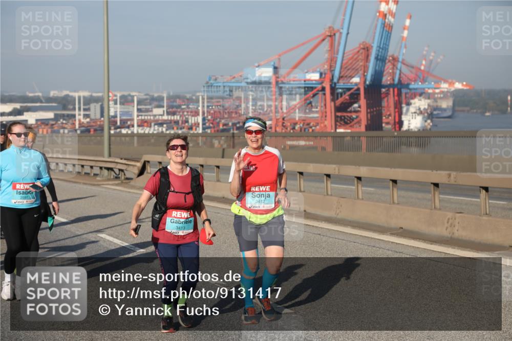 03.10.2025 - Köhlbrandbrückenlauf Yannick Fuchs http://msf.ph/oto/9131417 03.10.2025 09:03:32 Position 2 2597, 3413, 3412 meine-sportfotos.de