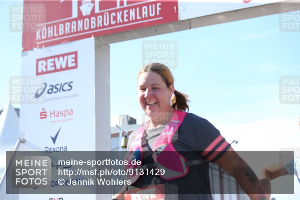 03.10.2025 - Köhlbrandbrückenlauf Jannik Wohlers http://msf.ph/oto/9131429 03.10.2025 13:50:18 Ziel 5225, 5547, 5611, 5612 meine-sportfotos.de