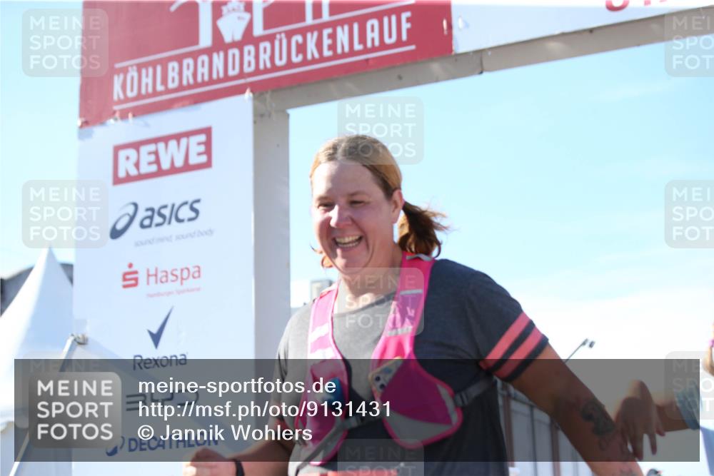 03.10.2025 - Köhlbrandbrückenlauf Jannik Wohlers http://msf.ph/oto/9131431 03.10.2025 13:50:18 Ziel 5225, 5547, 5611, 5612 meine-sportfotos.de