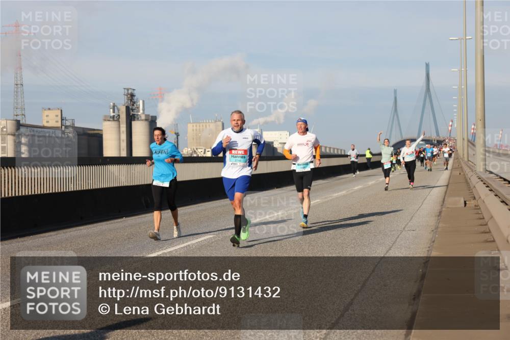 03.10.2025 - Köhlbrandbrückenlauf Lena Gebhardt http://msf.ph/oto/9131432 03.10.2025 09:50:00 Position 2 2716 meine-sportfotos.de