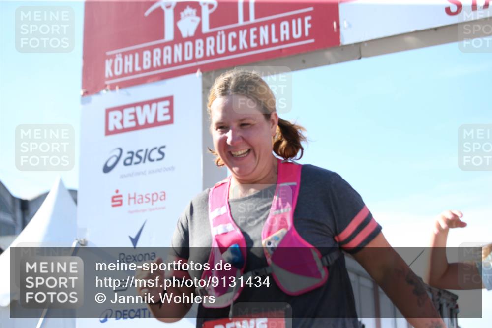 03.10.2025 - Köhlbrandbrückenlauf Jannik Wohlers http://msf.ph/oto/9131434 03.10.2025 13:50:18 Ziel 5225, 5547, 5611, 5612 meine-sportfotos.de