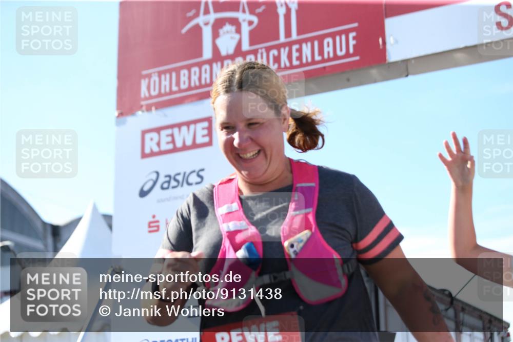 03.10.2025 - Köhlbrandbrückenlauf Jannik Wohlers http://msf.ph/oto/9131438 03.10.2025 13:50:18 Ziel 5225, 5547, 5611, 5612 meine-sportfotos.de