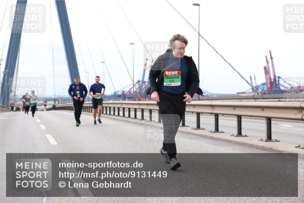 03.10.2025 - Köhlbrandbrückenlauf Lena Gebhardt http://msf.ph/oto/9131449 03.10.2025 16:08:05 Position 2 8260 meine-sportfotos.de