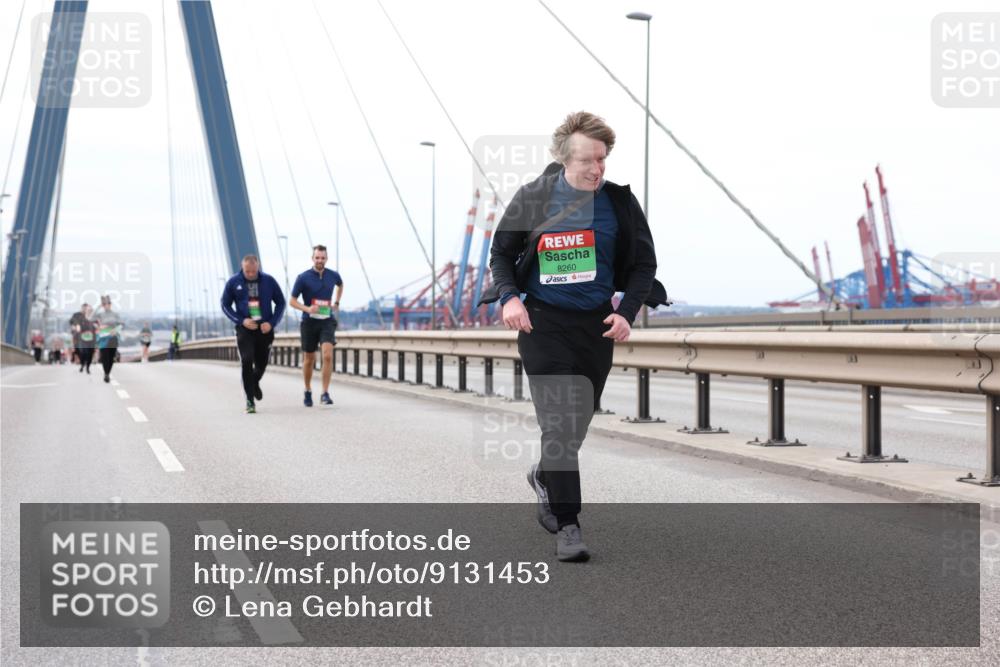 03.10.2025 - Köhlbrandbrückenlauf Lena Gebhardt http://msf.ph/oto/9131453 03.10.2025 16:08:05 Position 2 8260 meine-sportfotos.de
