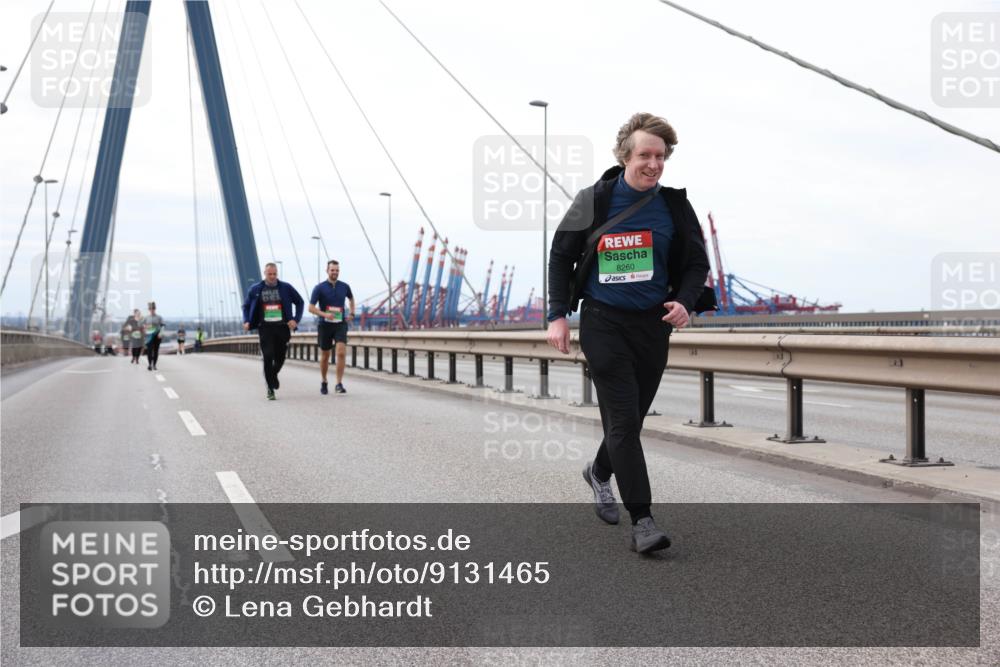 03.10.2025 - Köhlbrandbrückenlauf Lena Gebhardt http://msf.ph/oto/9131465 03.10.2025 16:08:06 Position 2 8260 meine-sportfotos.de