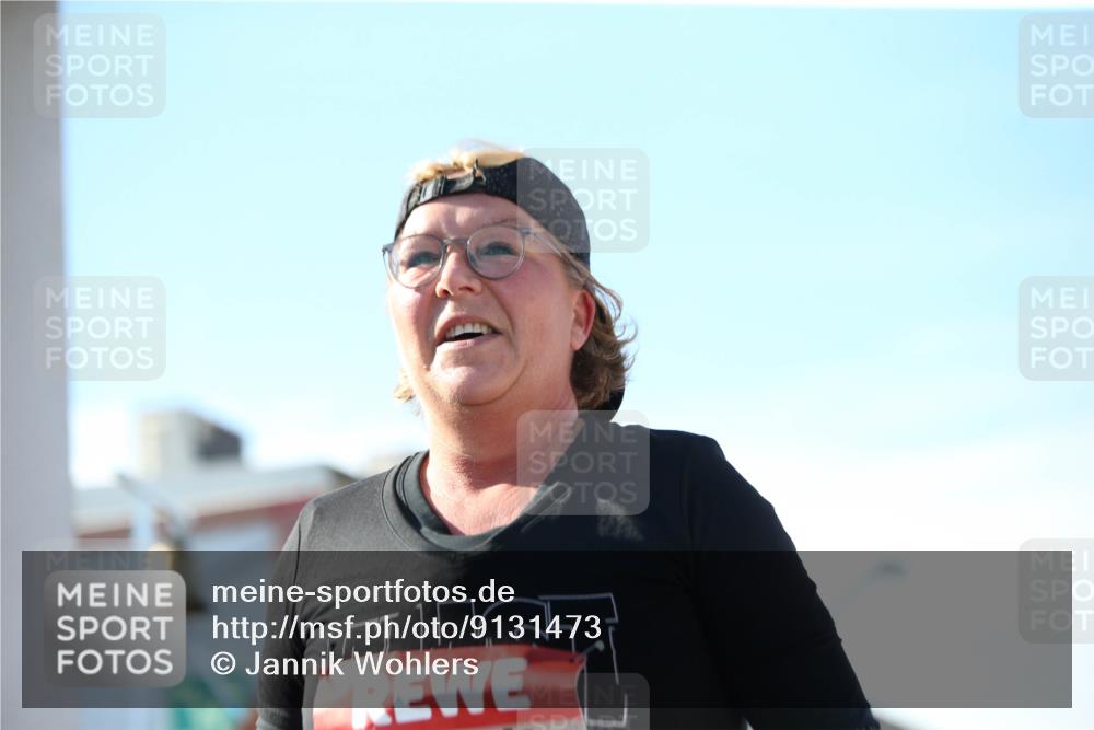 03.10.2025 - Köhlbrandbrückenlauf Jannik Wohlers http://msf.ph/oto/9131473 03.10.2025 13:50:24 Ziel 5225, 5294, 5547, 5611, 5612 meine-sportfotos.de