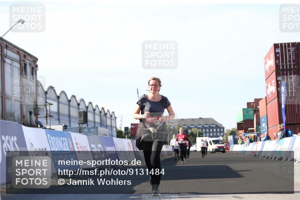 03.10.2025 - Köhlbrandbrückenlauf Jannik Wohlers http://msf.ph/oto/9131484 03.10.2025 13:50:28 Ziel 5225, 5294, 5547 meine-sportfotos.de