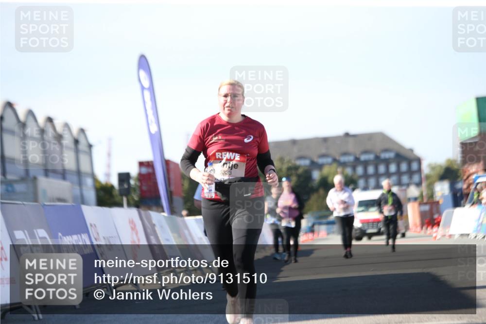 03.10.2025 - Köhlbrandbrückenlauf Jannik Wohlers http://msf.ph/oto/9131510 03.10.2025 13:50:35 Ziel 5294, 5323 meine-sportfotos.de