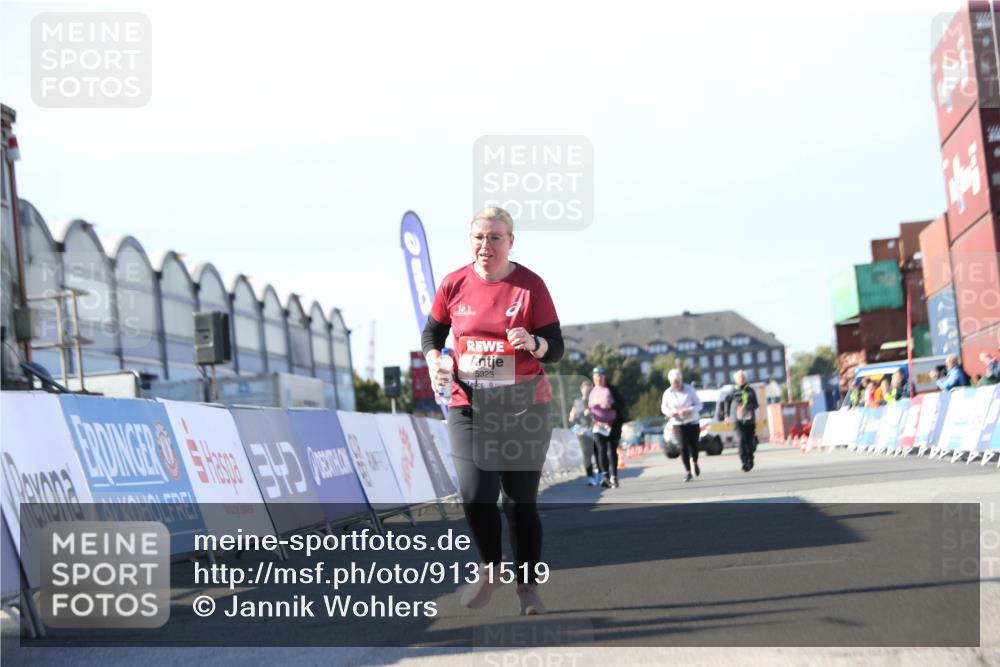 03.10.2025 - Köhlbrandbrückenlauf Jannik Wohlers http://msf.ph/oto/9131519 03.10.2025 13:50:36 Ziel 5294, 5323, 5608 meine-sportfotos.de