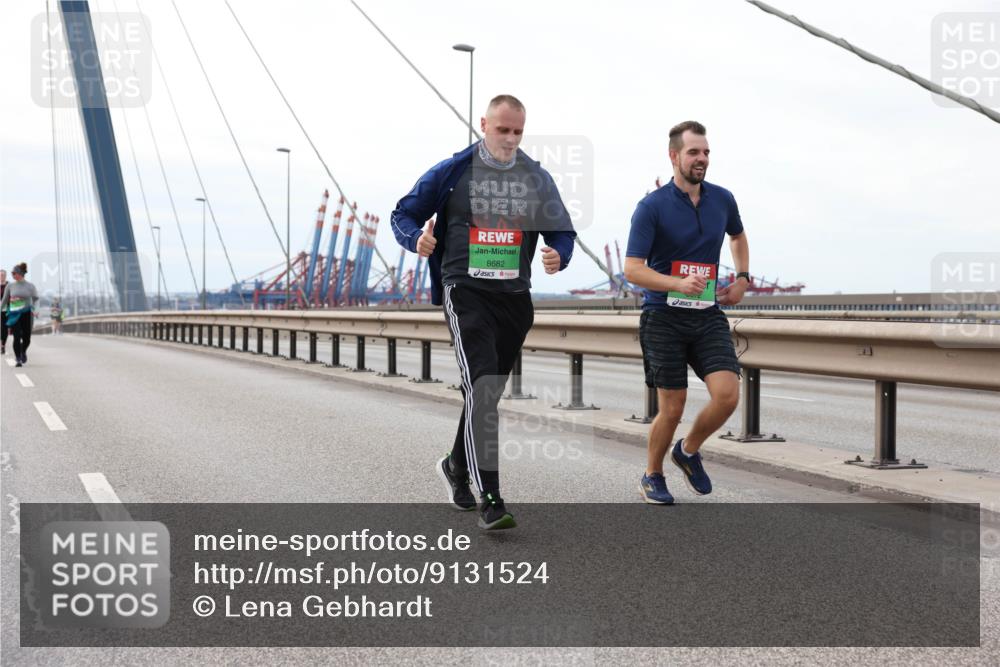03.10.2025 - Köhlbrandbrückenlauf Lena Gebhardt http://msf.ph/oto/9131524 03.10.2025 16:08:10 Position 2 8682 meine-sportfotos.de