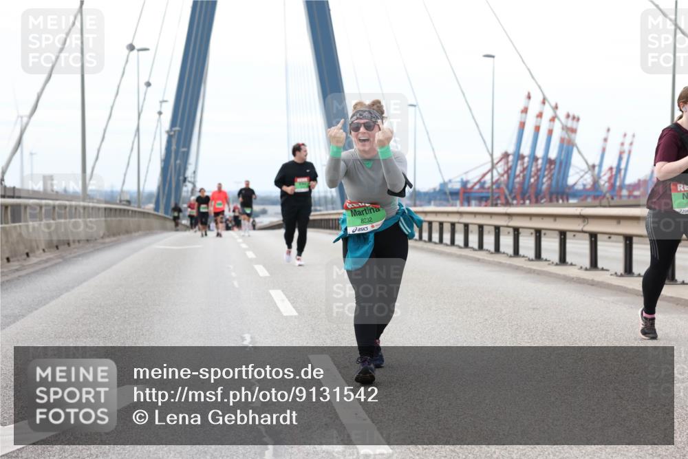 03.10.2025 - Köhlbrandbrückenlauf Lena Gebhardt http://msf.ph/oto/9131542 03.10.2025 16:08:18 Position 2 8232 meine-sportfotos.de