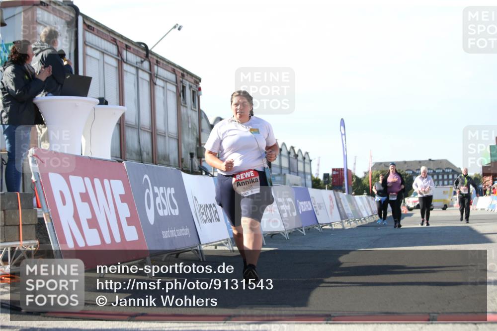 03.10.2025 - Köhlbrandbrückenlauf Jannik Wohlers http://msf.ph/oto/9131543 03.10.2025 13:50:42 Ziel 5323, 5608 meine-sportfotos.de