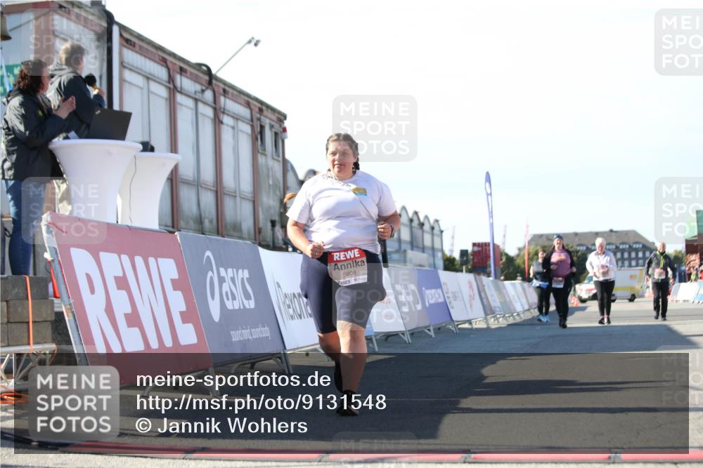 03.10.2025 - Köhlbrandbrückenlauf Jannik Wohlers http://msf.ph/oto/9131548 03.10.2025 13:50:42 Ziel 5323, 5608 meine-sportfotos.de