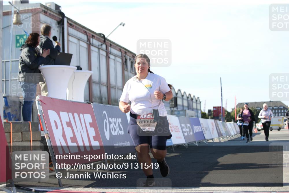 03.10.2025 - Köhlbrandbrückenlauf Jannik Wohlers http://msf.ph/oto/9131549 03.10.2025 13:50:42 Ziel 5323, 5608 meine-sportfotos.de