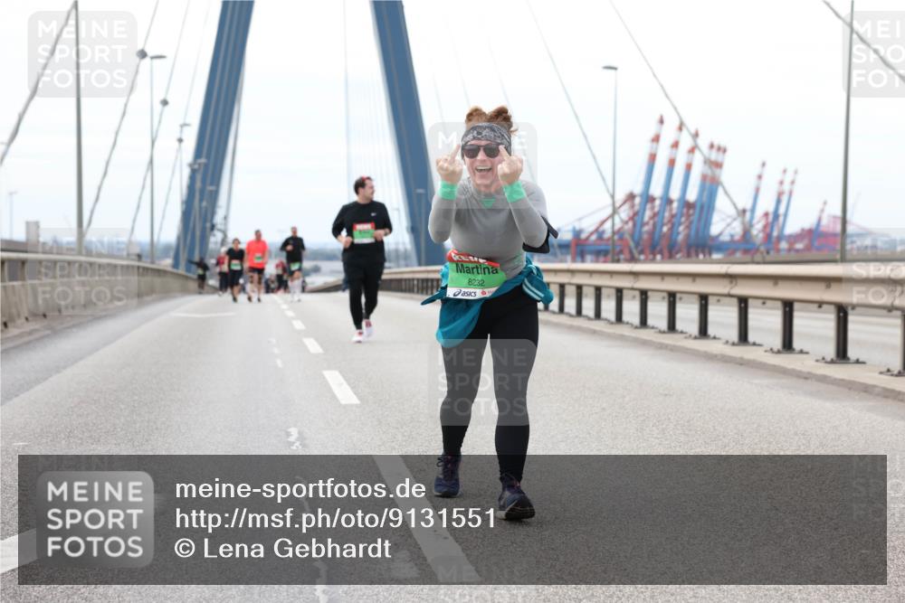 03.10.2025 - Köhlbrandbrückenlauf Lena Gebhardt http://msf.ph/oto/9131551 03.10.2025 16:08:18 Position 2 8232 meine-sportfotos.de