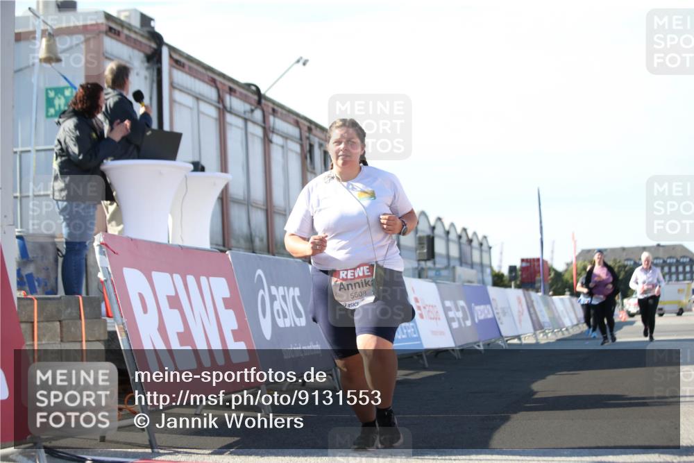 03.10.2025 - Köhlbrandbrückenlauf Jannik Wohlers http://msf.ph/oto/9131553 03.10.2025 13:50:42 Ziel 5323, 5608 meine-sportfotos.de