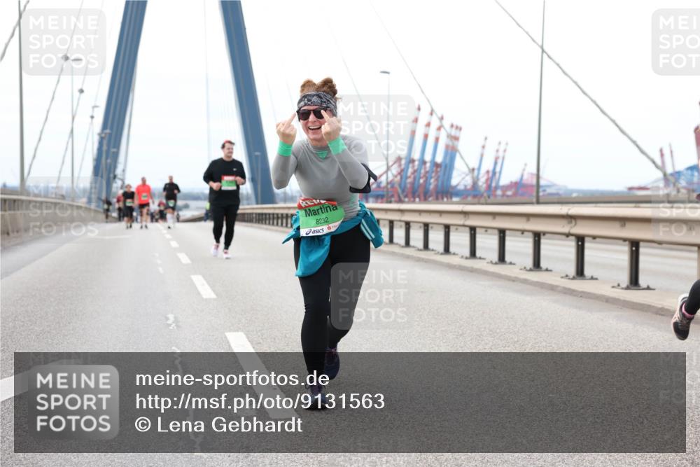 03.10.2025 - Köhlbrandbrückenlauf Lena Gebhardt http://msf.ph/oto/9131563 03.10.2025 16:08:19 Position 2 8232 meine-sportfotos.de
