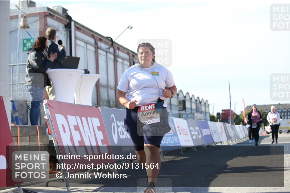 03.10.2025 - Köhlbrandbrückenlauf Jannik Wohlers http://msf.ph/oto/9131564 03.10.2025 13:50:43 Ziel 5323, 5608 meine-sportfotos.de
