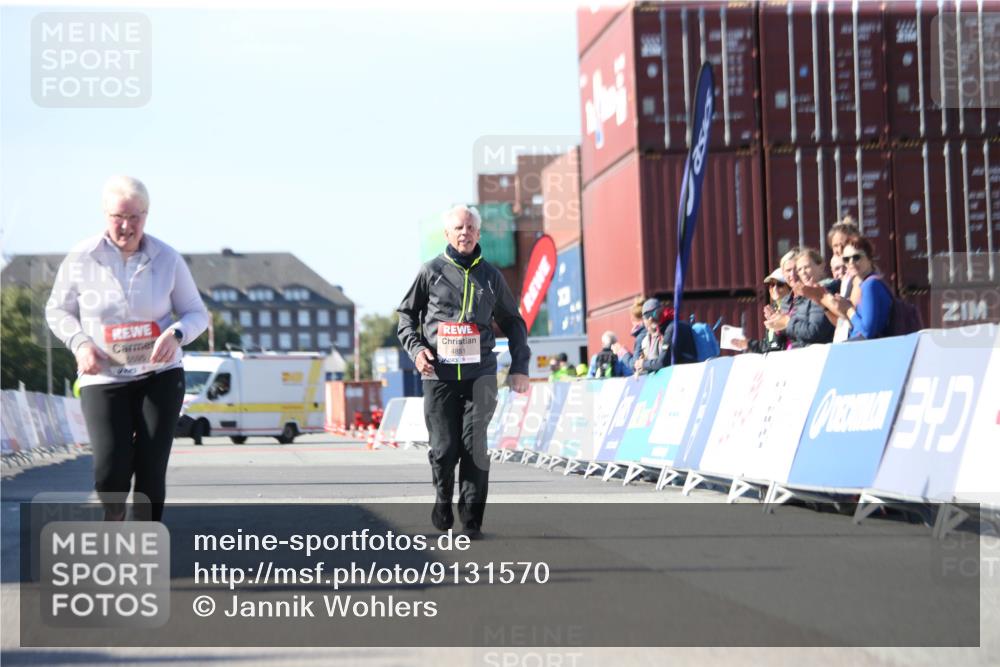 03.10.2025 - Köhlbrandbrückenlauf Jannik Wohlers http://msf.ph/oto/9131570 03.10.2025 13:50:47 Ziel 5323, 5472, 5595, 5608, 5992 meine-sportfotos.de