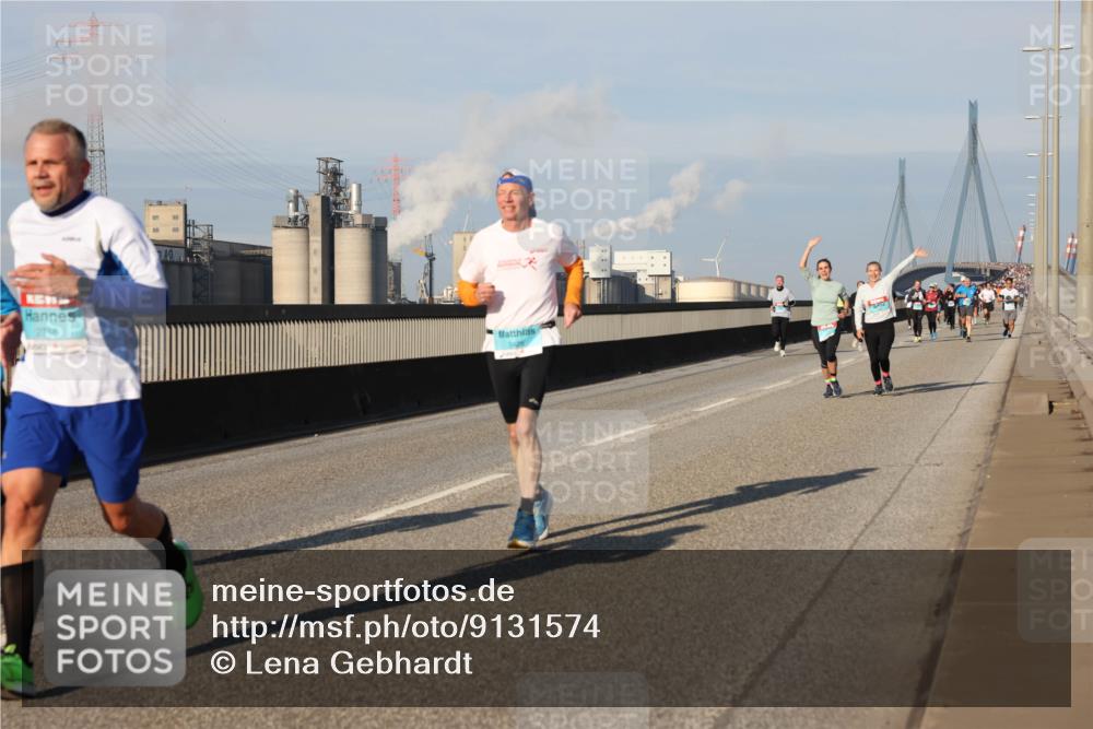 03.10.2025 - Köhlbrandbrückenlauf Lena Gebhardt http://msf.ph/oto/9131574 03.10.2025 09:50:01 Position 2 2716 meine-sportfotos.de
