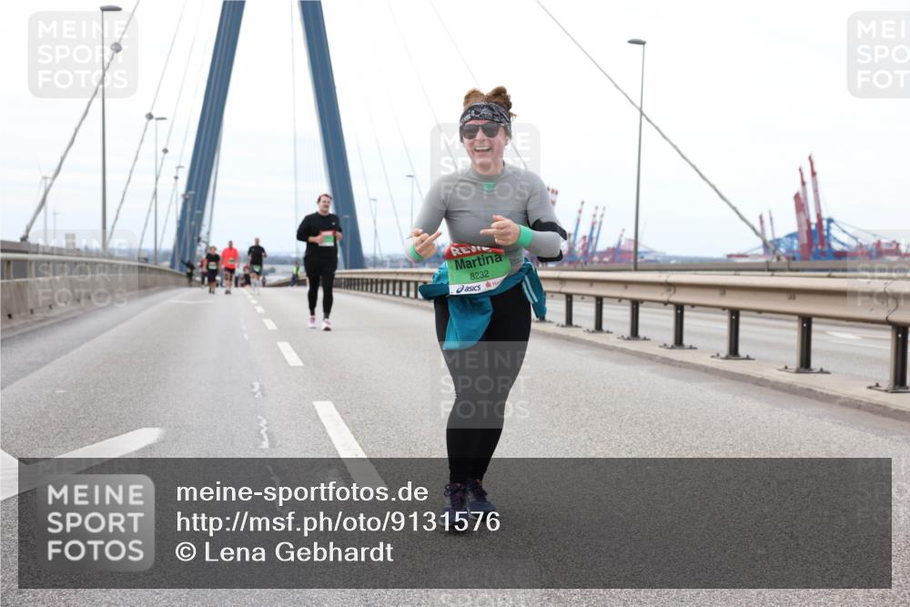 03.10.2025 - Köhlbrandbrückenlauf Lena Gebhardt http://msf.ph/oto/9131576 03.10.2025 16:08:19 Position 2 8232 meine-sportfotos.de