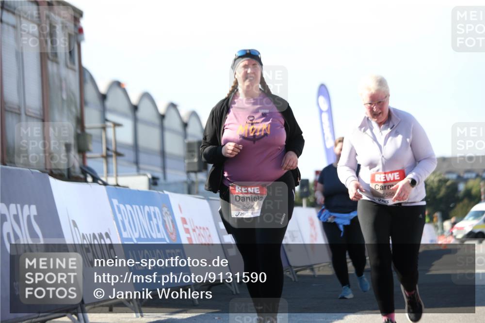 03.10.2025 - Köhlbrandbrückenlauf Jannik Wohlers http://msf.ph/oto/9131590 03.10.2025 13:50:49 Ziel 4851, 5472, 5595, 5608, 5992 meine-sportfotos.de