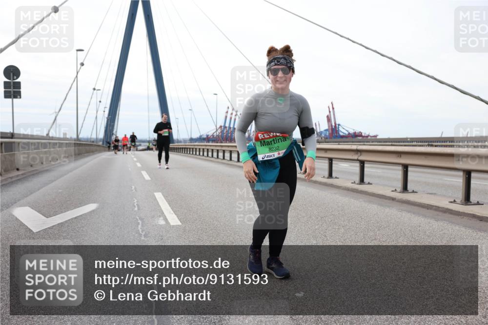 03.10.2025 - Köhlbrandbrückenlauf Lena Gebhardt http://msf.ph/oto/9131593 03.10.2025 16:08:20 Position 2 8232 meine-sportfotos.de