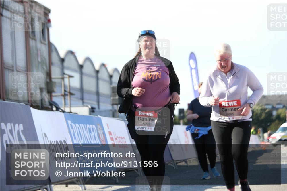 03.10.2025 - Köhlbrandbrückenlauf Jannik Wohlers http://msf.ph/oto/9131596 03.10.2025 13:50:49 Ziel 4851, 5472, 5595, 5608, 5992 meine-sportfotos.de